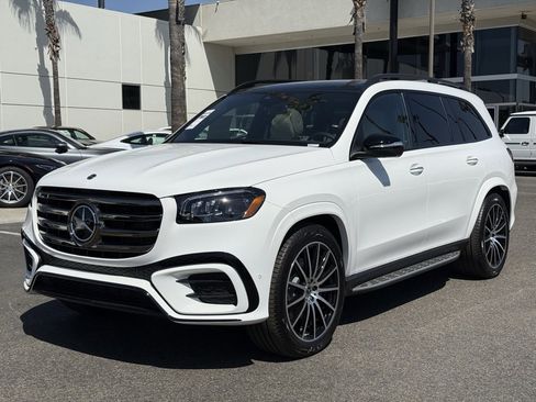 New 2025 Mercedes-Benz GLS 580 4MATIC image 3