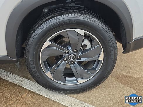 Used 2025 Nissan Rogue SV image 29