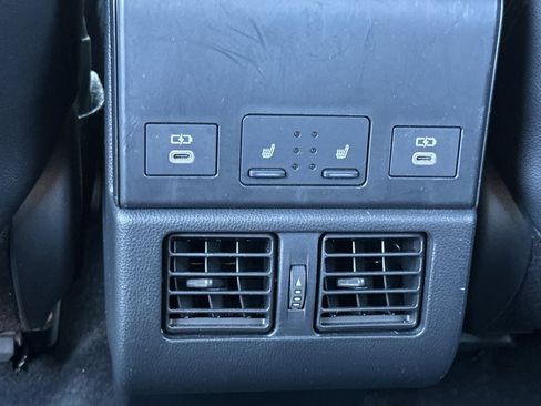 Used 2024 Toyota bZ4X Limited image 15