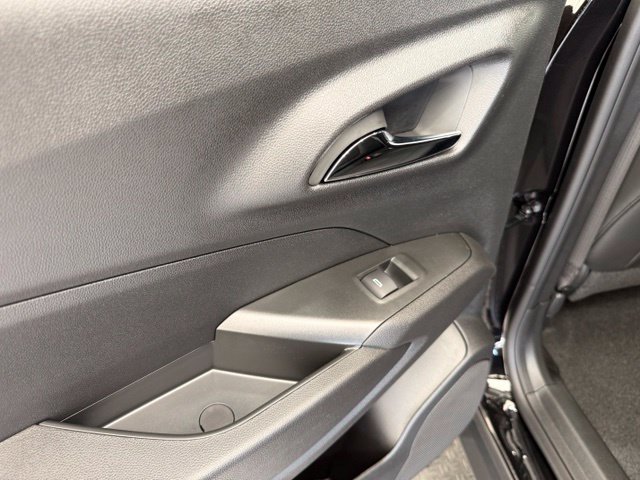 New 2026 Chevrolet Trax RS FWD image 18