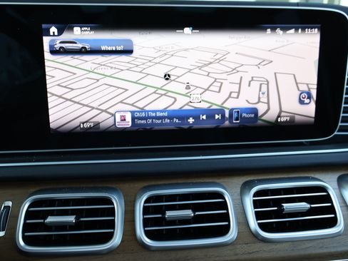Used 2025 Mercedes-Benz GLS 450 4MATIC image 38