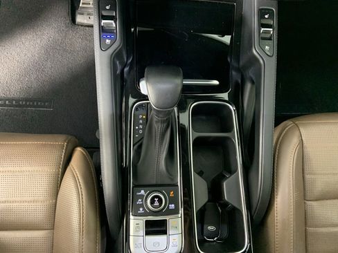 Used 2020 Kia Telluride SX w/ SX Prestige Package image 15