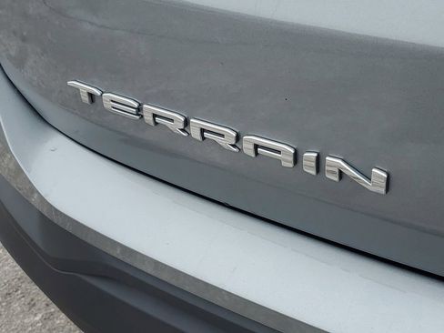 Used 2024 GMC Terrain SLE w/ Driver Convenience Package image 33