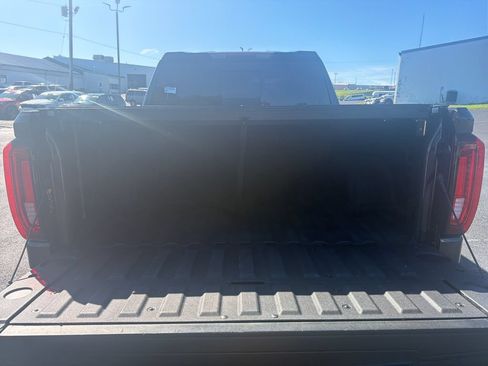 Used 2023 GMC Sierra 1500 SLT AWD/4WD image 11