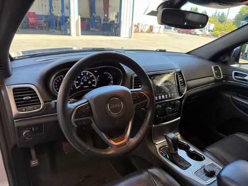 Used 2019 Jeep Grand Cherokee Limited w/ Luxury Group II AWD/4WD image 13
