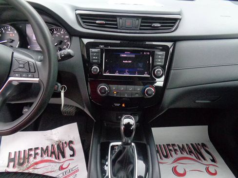 Used 2020 Nissan Rogue S AWD/4WD image 14