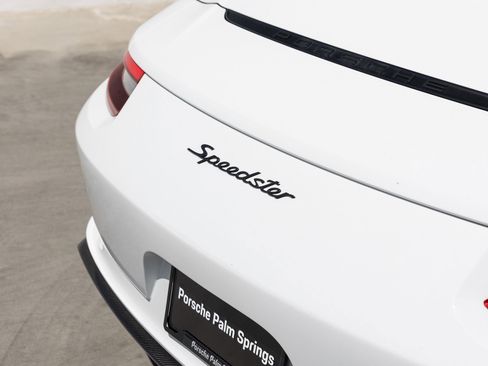 Certified 2019 Porsche 911 Speedster RWD image 12