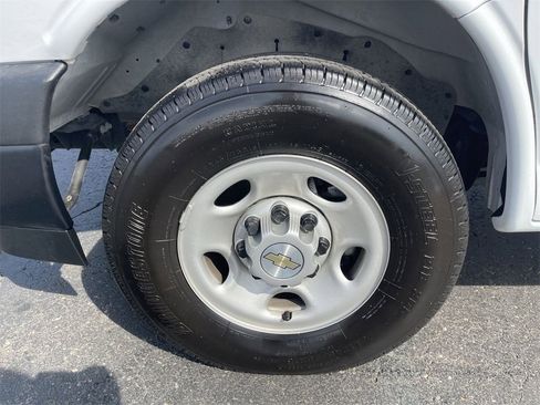 Used 2024 Chevrolet Express 2500 Work Van image 6
