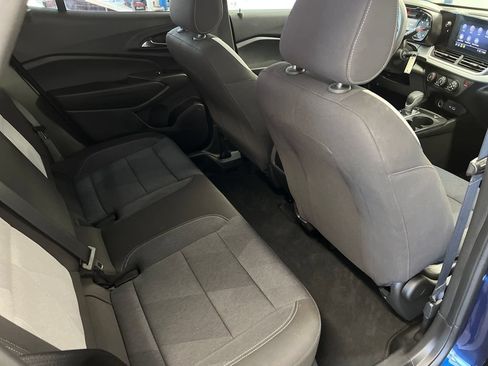 Used 2024 Chevrolet Trax LS w/ LS Convenience Package FWD image 36