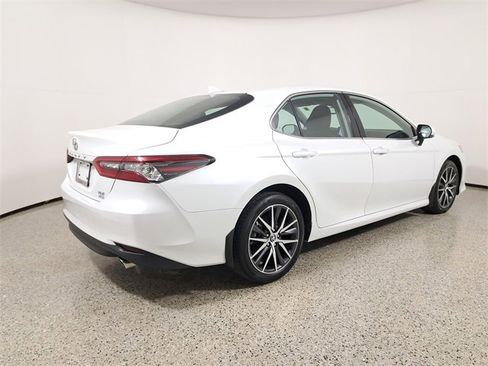 Used 2023 Toyota Camry XLE image 5