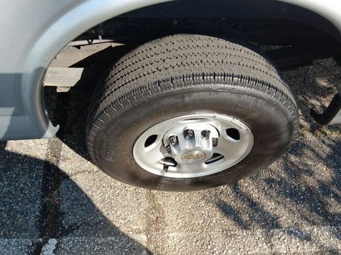 Used 2020 Chevrolet Express 3500 w/ Driver Convenience Package image 43