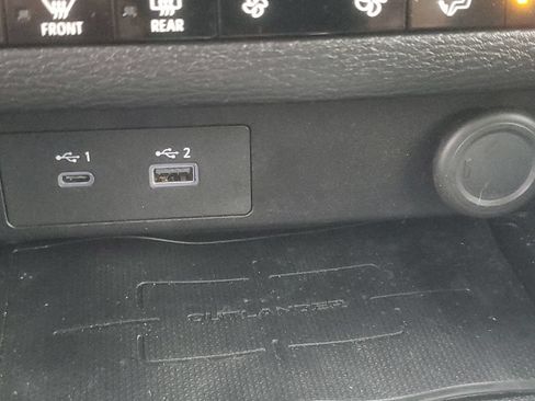 Used 2023 Mitsubishi Outlander SE AWD/4WD image 31