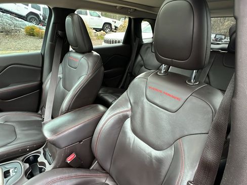 Used 2014 Jeep Cherokee Trailhawk w/ Technology Group image 18