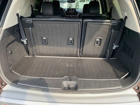 Used 2022 Nissan Pathfinder Platinum w/ Lighting Package (N92) AWD/4WD image 24