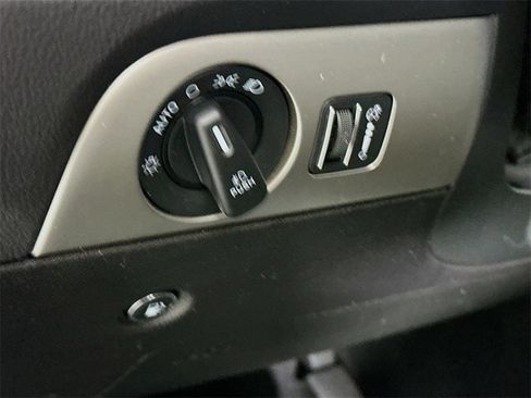 Used 2020 Dodge Durango SXT image 18