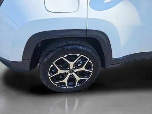 Used 2025 Jeep Compass Limited image 15