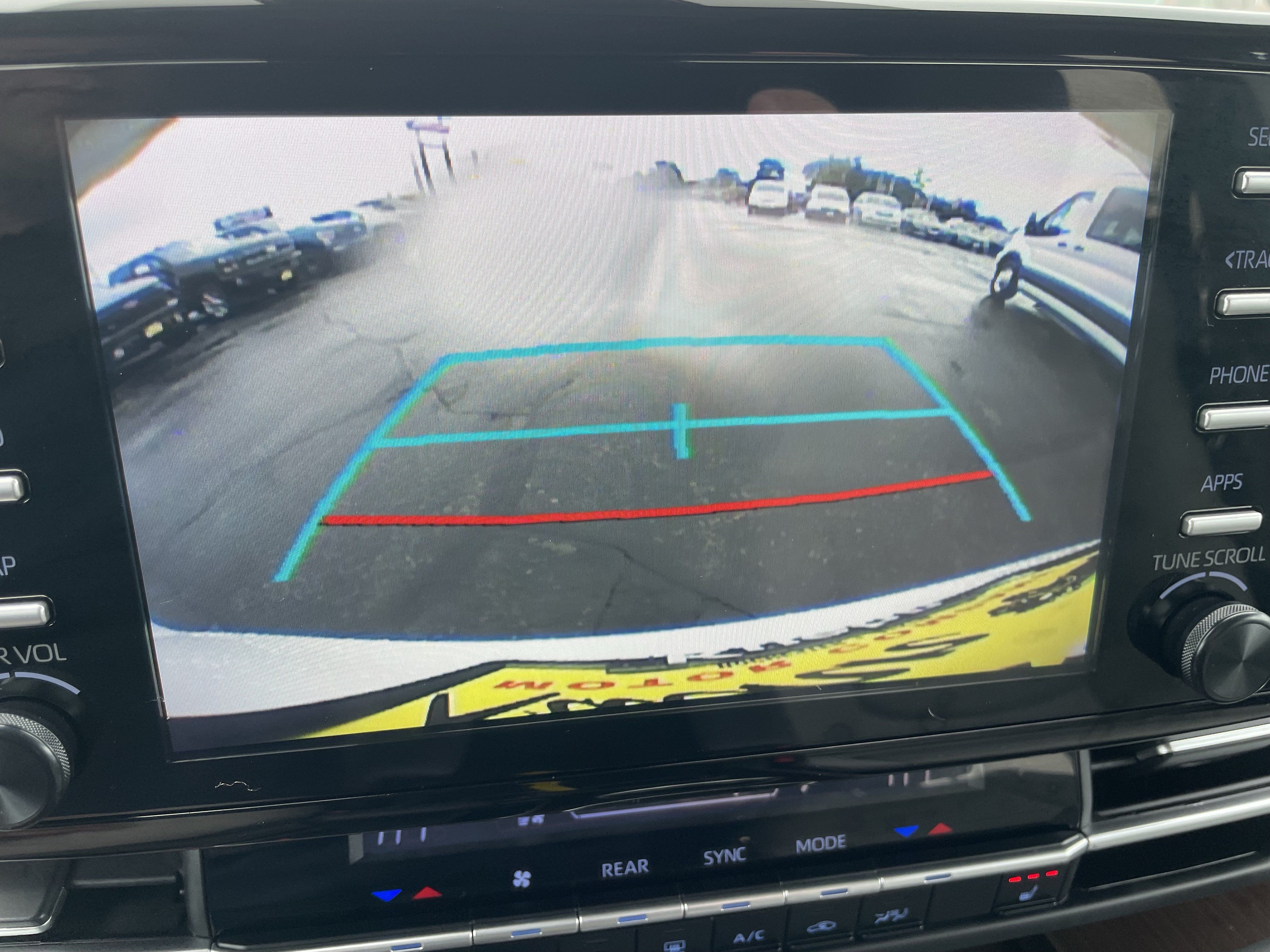 Used 2023 Toyota Sienna LE AWD/4WD image 18