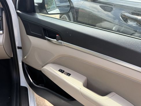 Used 2020 Hyundai Elantra SEL w/ Cargo Package (C1) FWD image 19