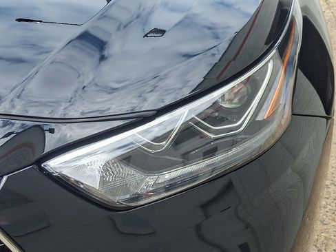 Used 2026 Toyota Highlander Limited AWD/4WD image 9