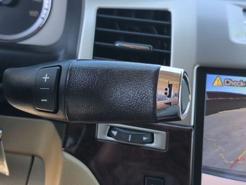 Used 2014 Cadillac Escalade Premium AWD/4WD image 19