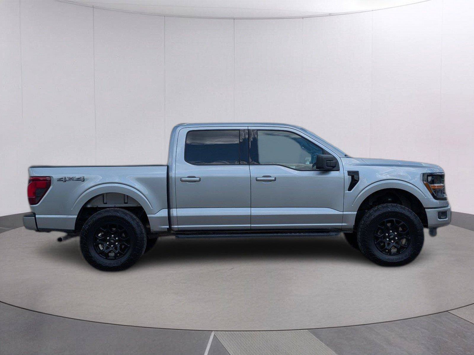 Used 2026 Ford F150 XLT w/ XLT Black Appearance Package AWD/4WD image 8