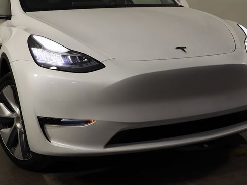 Used 2023 Tesla Model Y AWD image 50