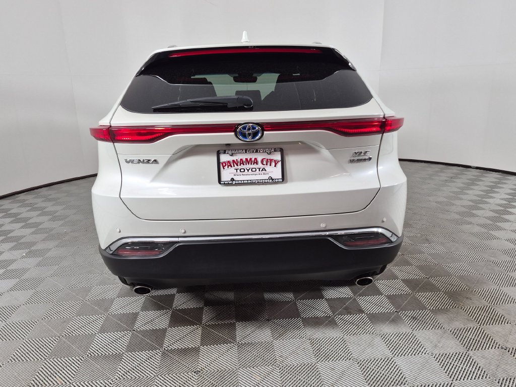 Used 2022 Toyota Venza XLE AWD/4WD image 4