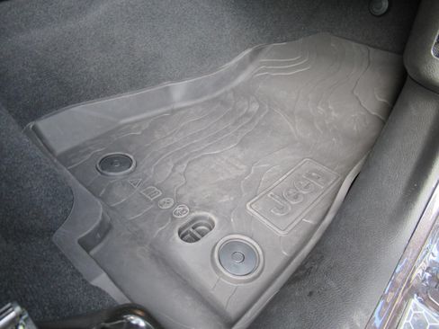 Used 2024 Jeep Wrangler Unlimited Sport AWD/4WD image 32