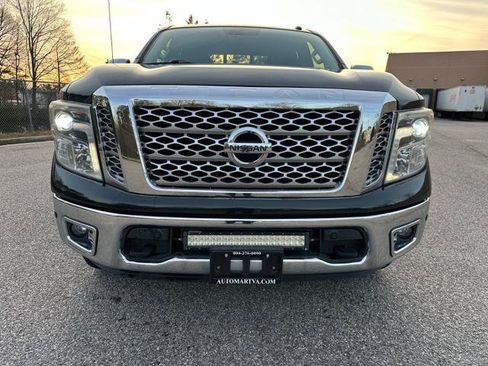 Used 2017 Nissan Titan SL image 2