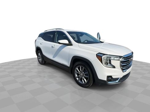 Used 2022 GMC Terrain SLT w/ Tech Package FWD image 3