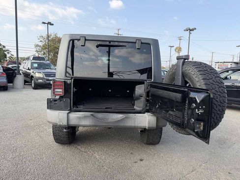Used 2013 Jeep Wrangler Unlimited Sahara w/ Connectivity Group AWD/4WD image 23