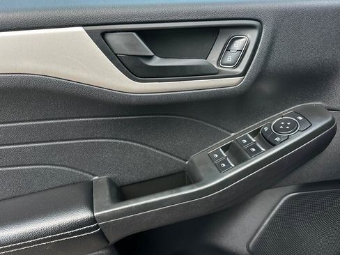 Certified 2022 Ford Escape SE FWD image 10