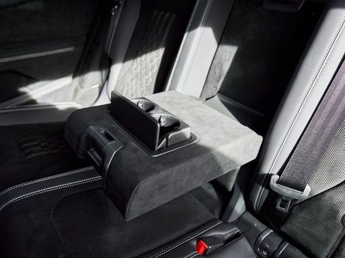 Used 2024 Lamborghini Urus Performante AWD/4WD image 56