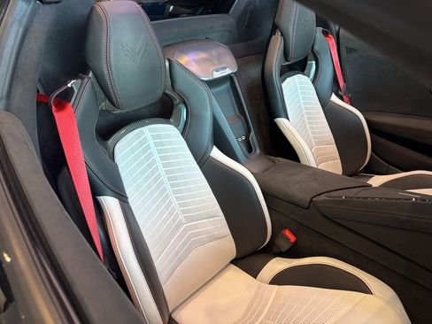 Used 2023 Chevrolet Corvette Stingray Premium Conv w/ Z51 Performance Package image 24