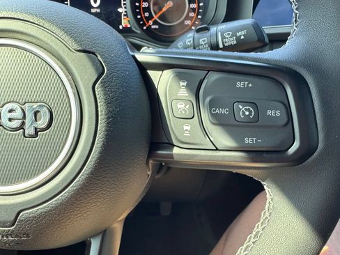 Certified 2025 Jeep Wrangler Unlimited Sport AWD/4WD image 17