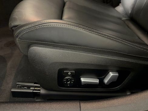 Used 2025 BMW 840i w/ M Sport Professional Package RWD image 16
