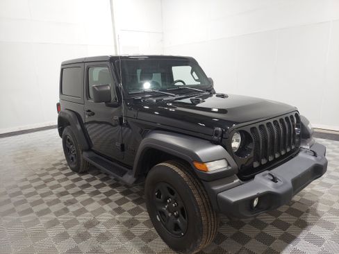 Used 2022 Jeep Wrangler Sport AWD/4WD image 4