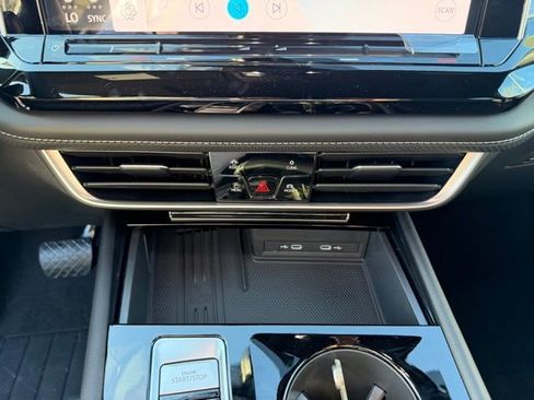 New 2026 Volkswagen Atlas Cross Sport SE FWD image 22