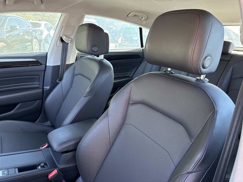 Used 2021 Volkswagen Arteon SE image 19