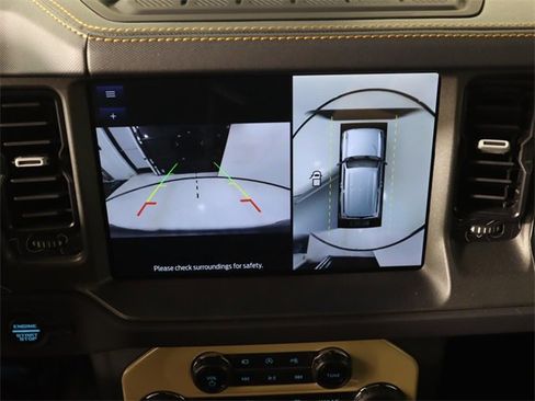 Used 2024 Ford Bronco Badlands image 18