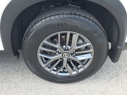 Used 2021 Nissan Rogue S AWD/4WD image 12