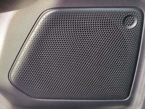 Used 2023 Ford Escape SE image 32