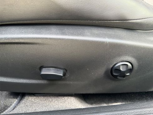 Used 2015 Dodge Challenger SRT Hellcat image 14