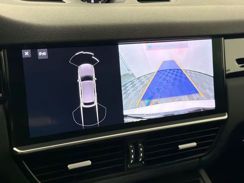Used 2019 Porsche Cayenne S image 31