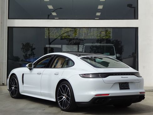 Used 2022 Porsche Panamera Platinum Edition RWD image 3
