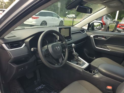Certified 2025 Toyota RAV4 XLE AWD/4WD image 17