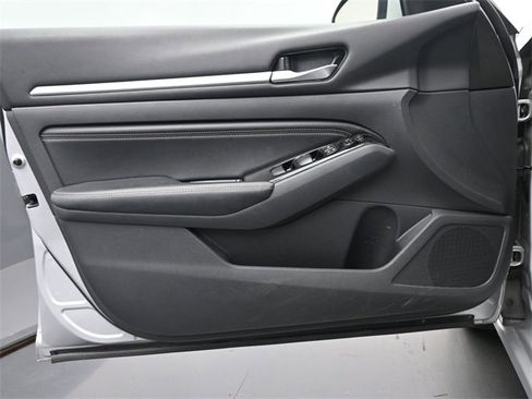 Used 2023 Nissan Altima 2.5 SL image 12