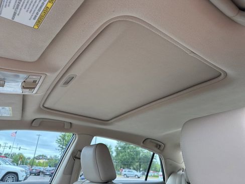 Used 2010 Toyota Avalon XLS image 8