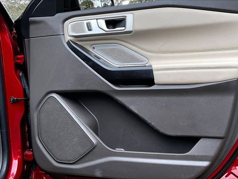 Used 2020 Ford Explorer Platinum w/ Premium Technology Package image 25