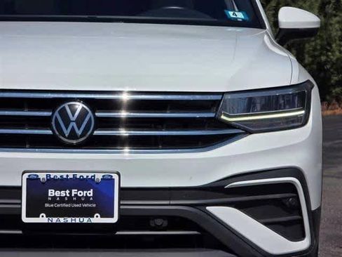 Used 2022 Volkswagen Tiguan SE AWD/4WD image 3